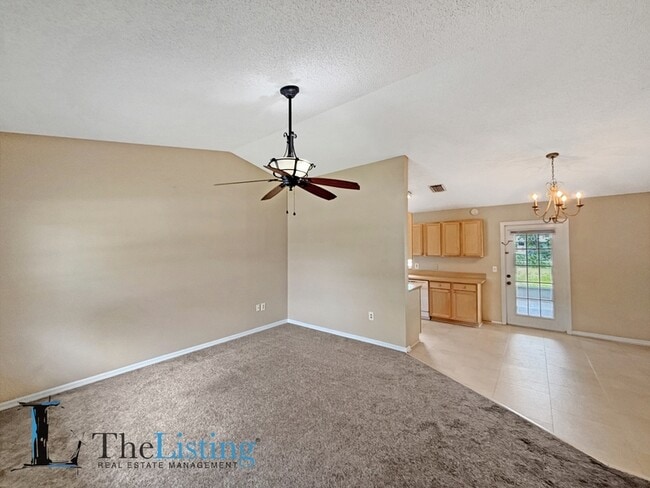 Building Photo - 5637 Viburnum Ct