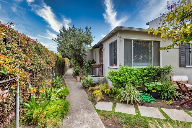 Building Photo - 2339 Abbot Kinney Blvd