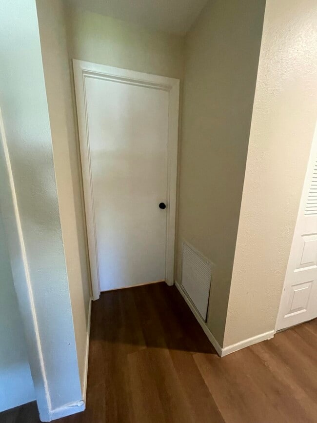 Building Photo - 1849 SE Rainier Rd