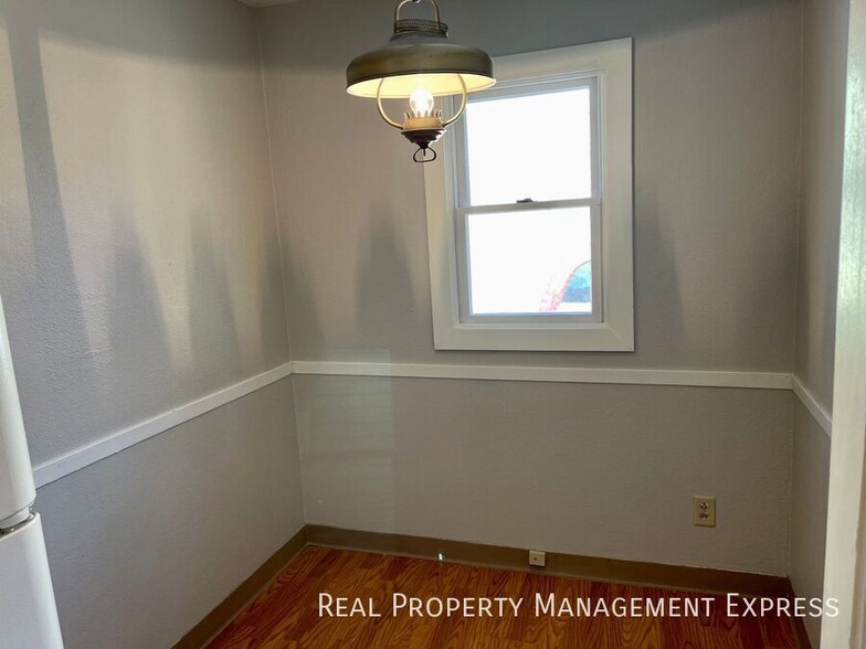 Building Photo - Beautiful 3 Bedroom Home in Southwest Siou...