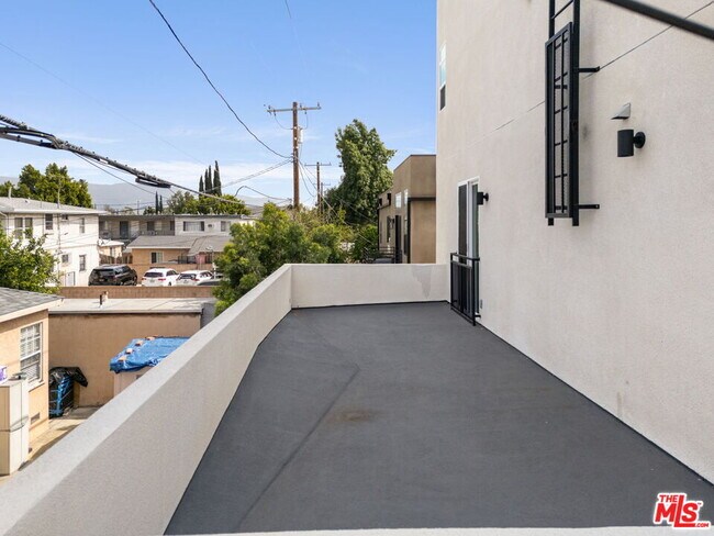 Building Photo - 11253 Hatteras St