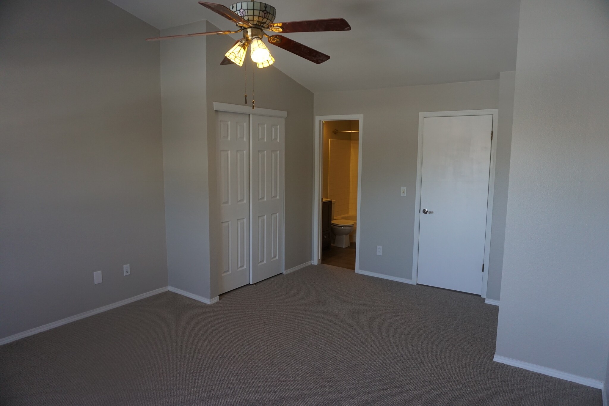 Main bedroom - 10252 West Dartmouth Avenue