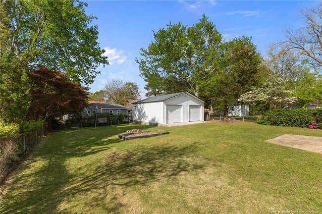 Building Photo - 813 McPherson Ave