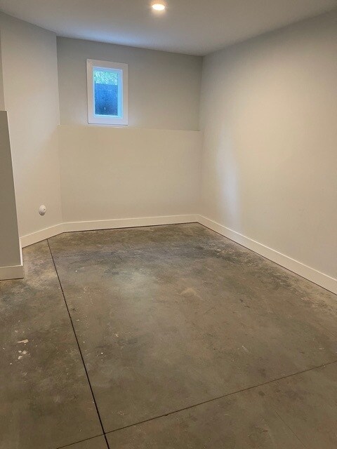 Building Photo - 1058 Kenilworth Ave