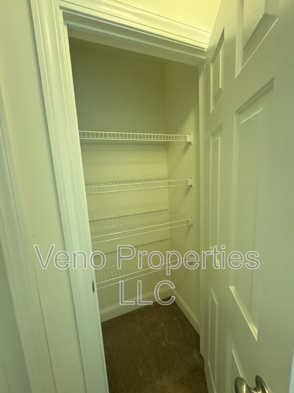 Building Photo - 17 Ironwood Street