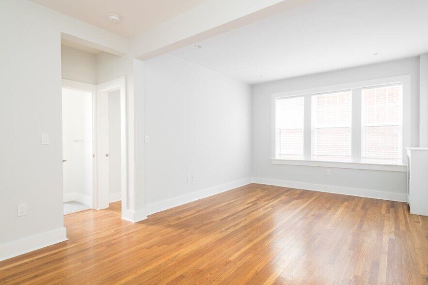 Building Photo - 30 Frost St