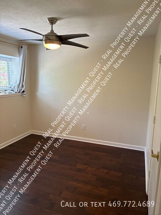 Building Photo - 3948 Buena Vista St