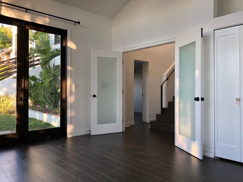 Building Photo - 11420 Decente Ct
