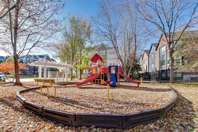 Building Photo - 513 Grove Ln