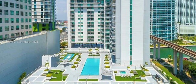 Building Photo - 690 SW 1st Ct