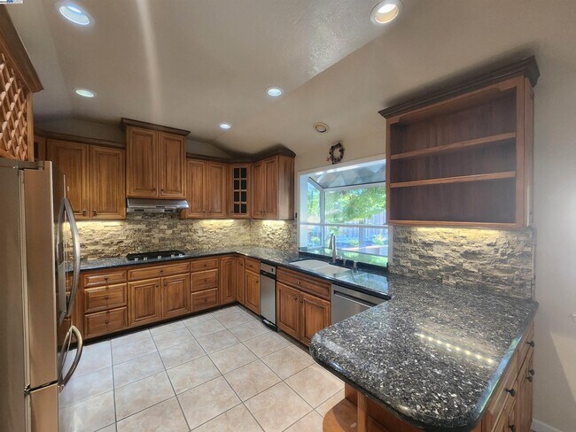 Building Photo - 1127 Mataro Ct