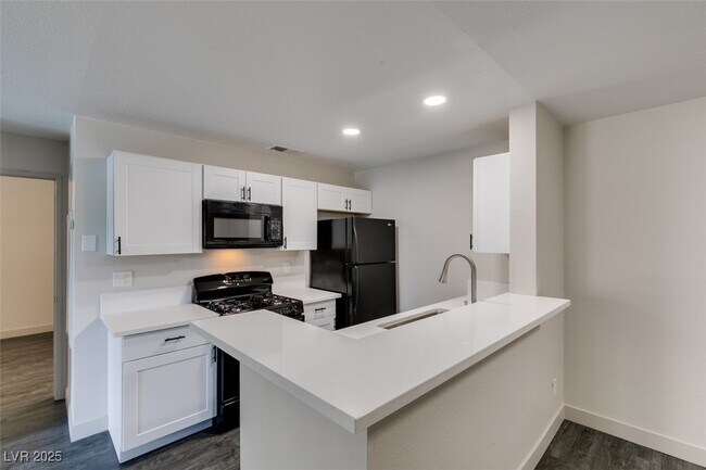 Building Photo - 2200 S Fort Apache Rd