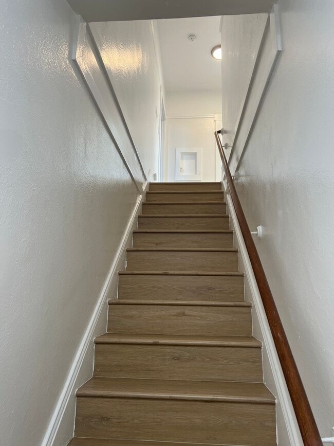 Building Photo - 3542