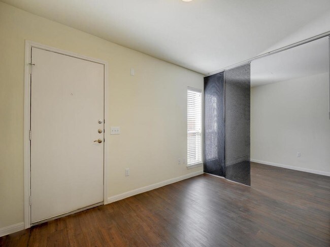 Building Photo - 2512 Durwood St