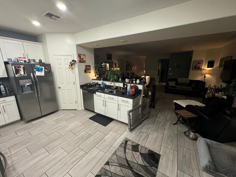 Building Photo - 3962 E Desert Broom Dr