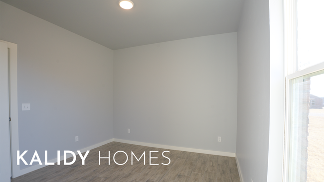 Building Photo - 305 Kirks Holw