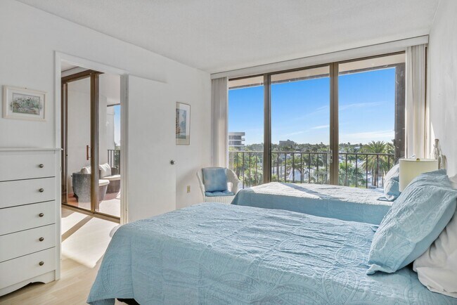 Building Photo - 225 Beach Rd