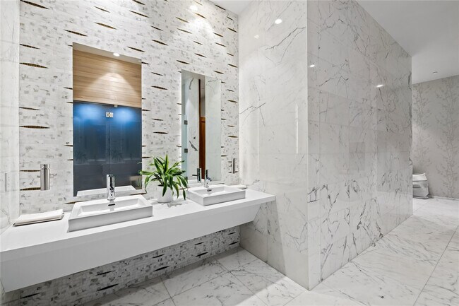 Building Photo - 701 N Fort Lauderdale Beach Blvd