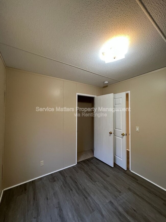 Building Photo - 4825 Douglas Dr