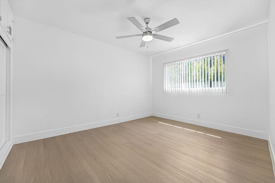 Building Photo - 10250 Palms Blvd