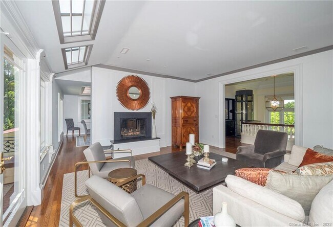 Building Photo - 10 Bluewater Hill S