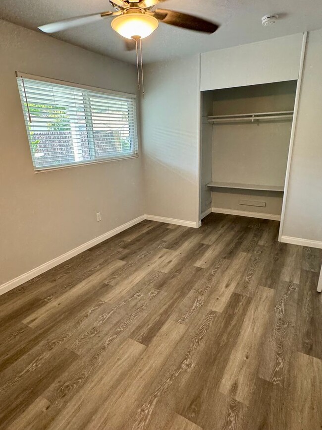 Building Photo - Beautiful 3 Bed/2 Bath Walking Distance fr...
