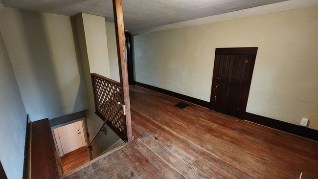 Building Photo - South Hill Home!! Coming Soon!