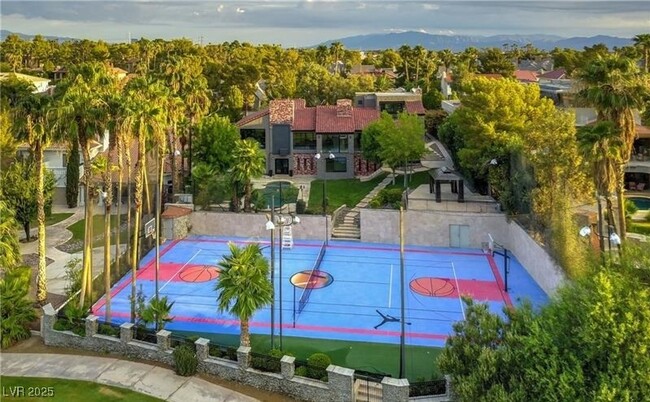 Primary Photo - 2905 La Mesa Dr