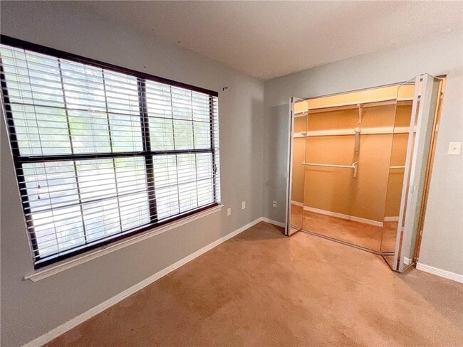 Building Photo - 953 Dickenson Ave