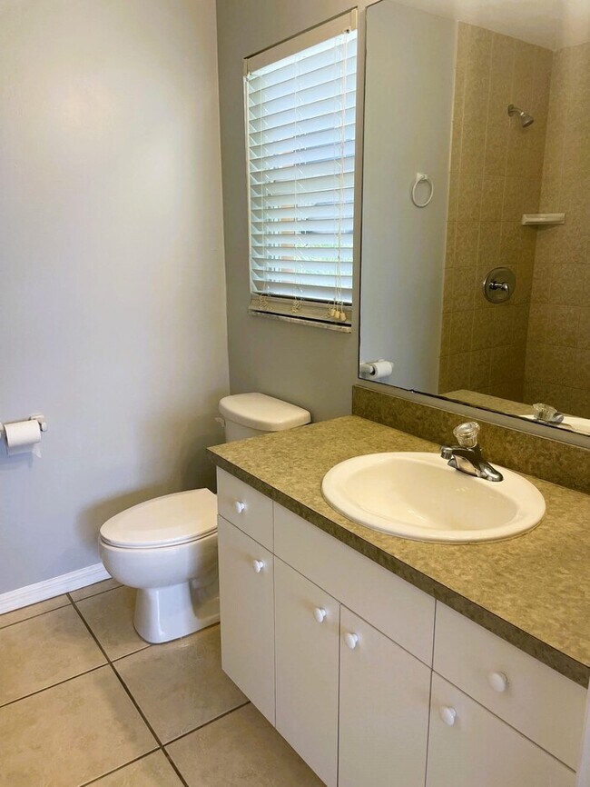Building Photo - SE Cape Coral Duplex