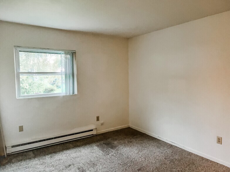 Bedroom 2 - 4 Orchard Ln