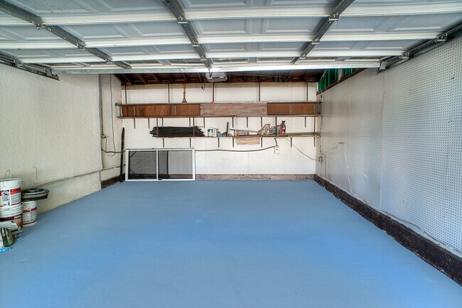 Garage 2 Car - 3650 Sapphire Dr