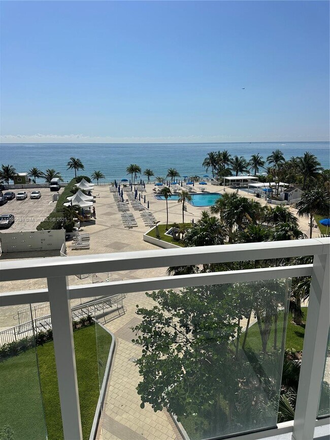 Building Photo - 2030 S Ocean Dr