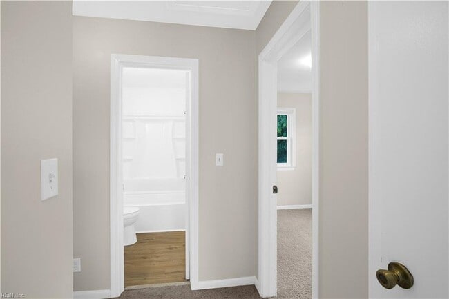 Building Photo - 2-Bedroom Duplex