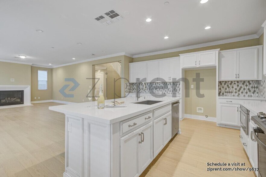 Building Photo - 778 Hydrangea Dr