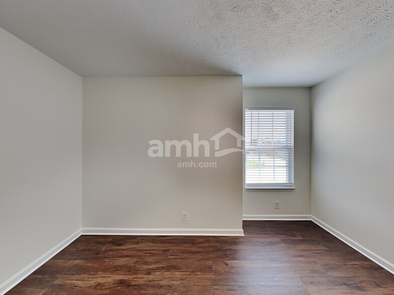 Building Photo - 1609 Carrick Dr