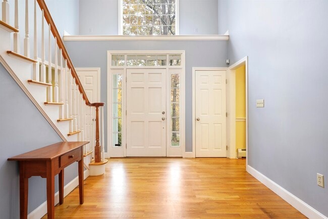 Building Photo - 13 Bear Hill Rd