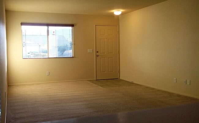 Building Photo - Four bedroom in Desert Vista Community