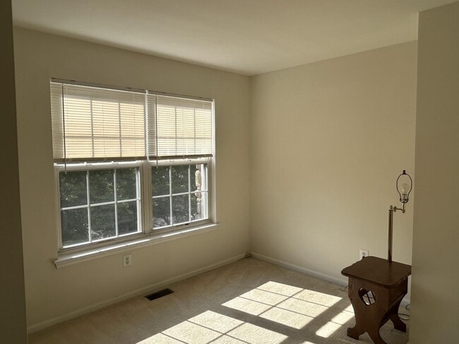 Building Photo - 2623 Virginia Ln
