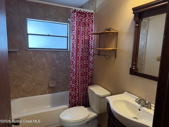 Building Photo - 472 Newfound Harbor Dr