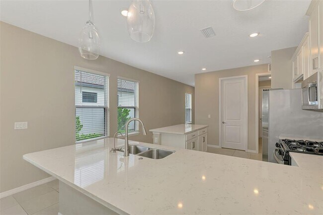 Building Photo - 6310 Grandview Hill Ct