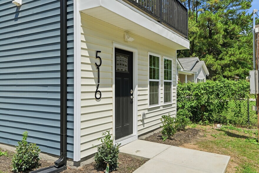 Building Photo - 516 Singletary St SE