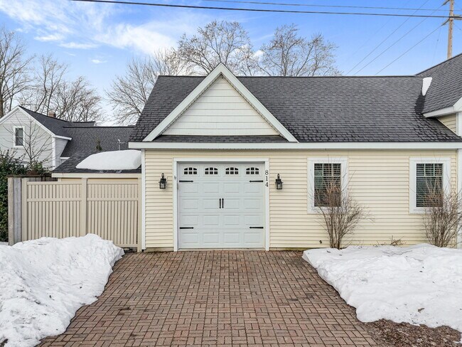 Building Photo - 814 Locust St