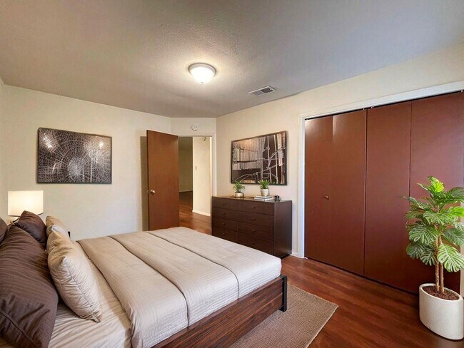 Building Photo - 4508 Dorsett Oaks Cir
