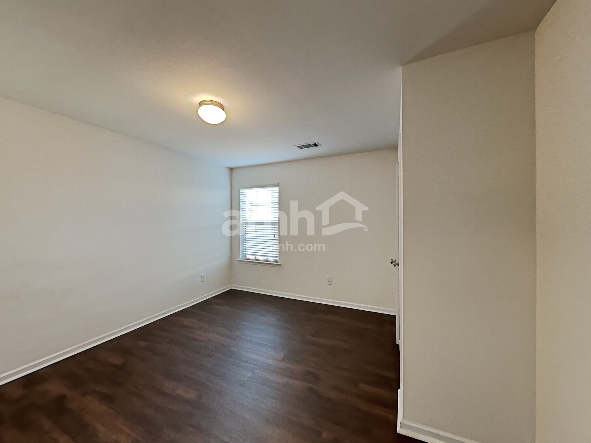 Building Photo - 6236 Leslie Dr