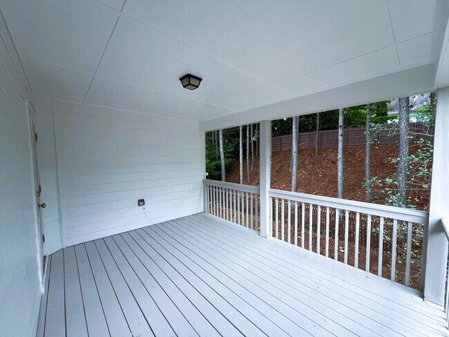 Building Photo - 3015 Carrick Rd