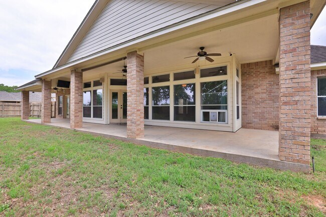 Building Photo - 105 Lawrence Marshall Dr