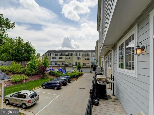 Building Photo - 124 Meridian Ln
