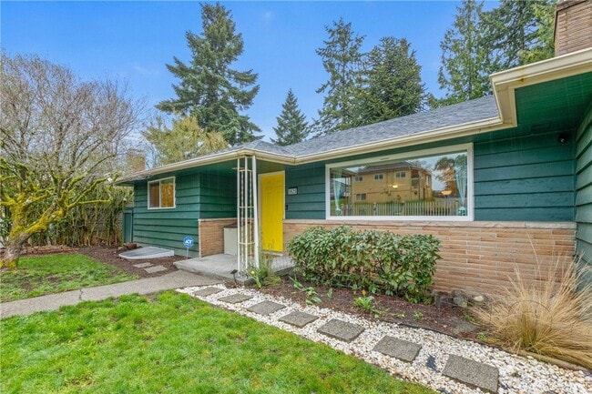 Primary Photo - 3Bd/1.75Ba Seattle House