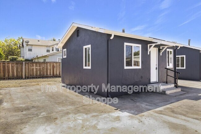 Building Photo - 4822 8th St
